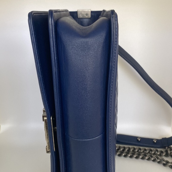 Chanel Boy Bag - Picture 9 of 16